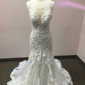 Stunning Essense fit & flare wedding dress